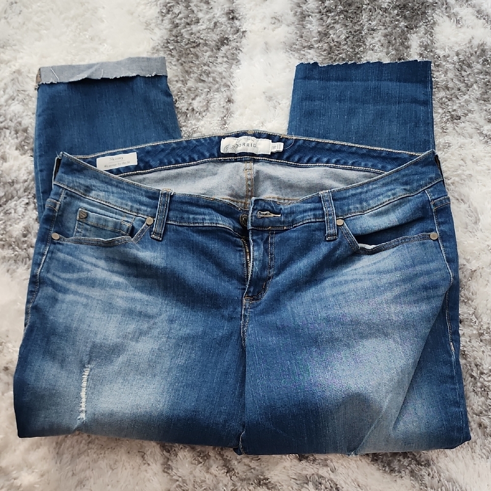 Torrid Blue Ankle Cropped Jeans with Faded Wash